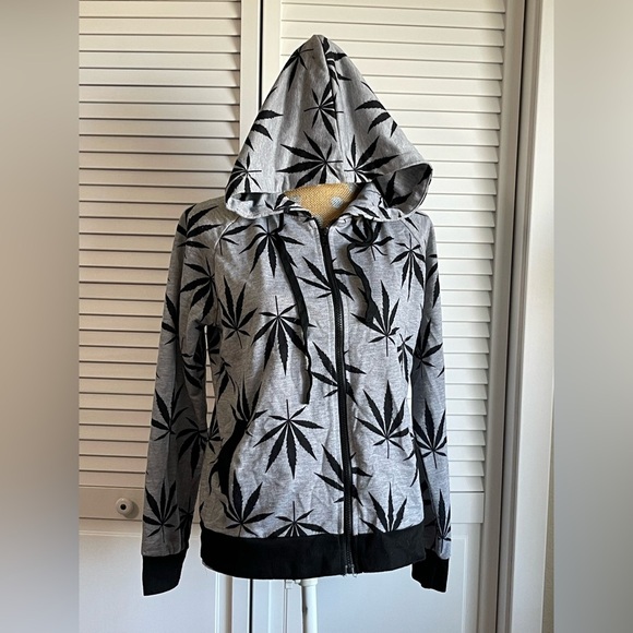 Ellie & Kate size XL Pot leaf Hoodie zip up , gray, and black - Picture 3 of 8
